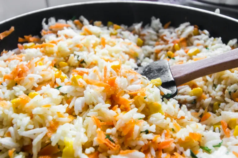 Ohrievanie ryže: vedeli ste, že ryža môže byť pri ohrievaní jedovatá?